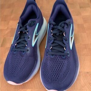Brooks Glycerin 22 Running Shoes Size 8.5. New Without Box Retail $165